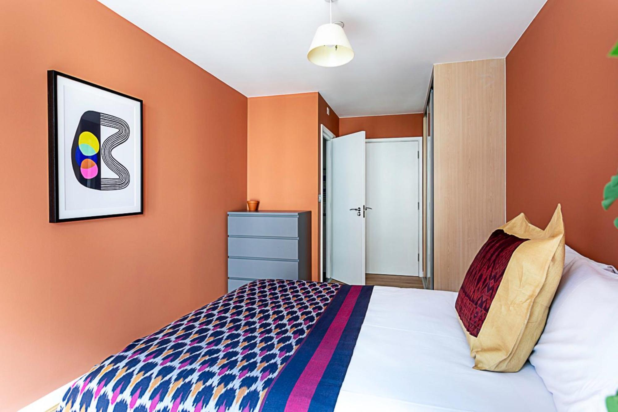 Vibrant And Modern With Canal Views Appartamento Londra