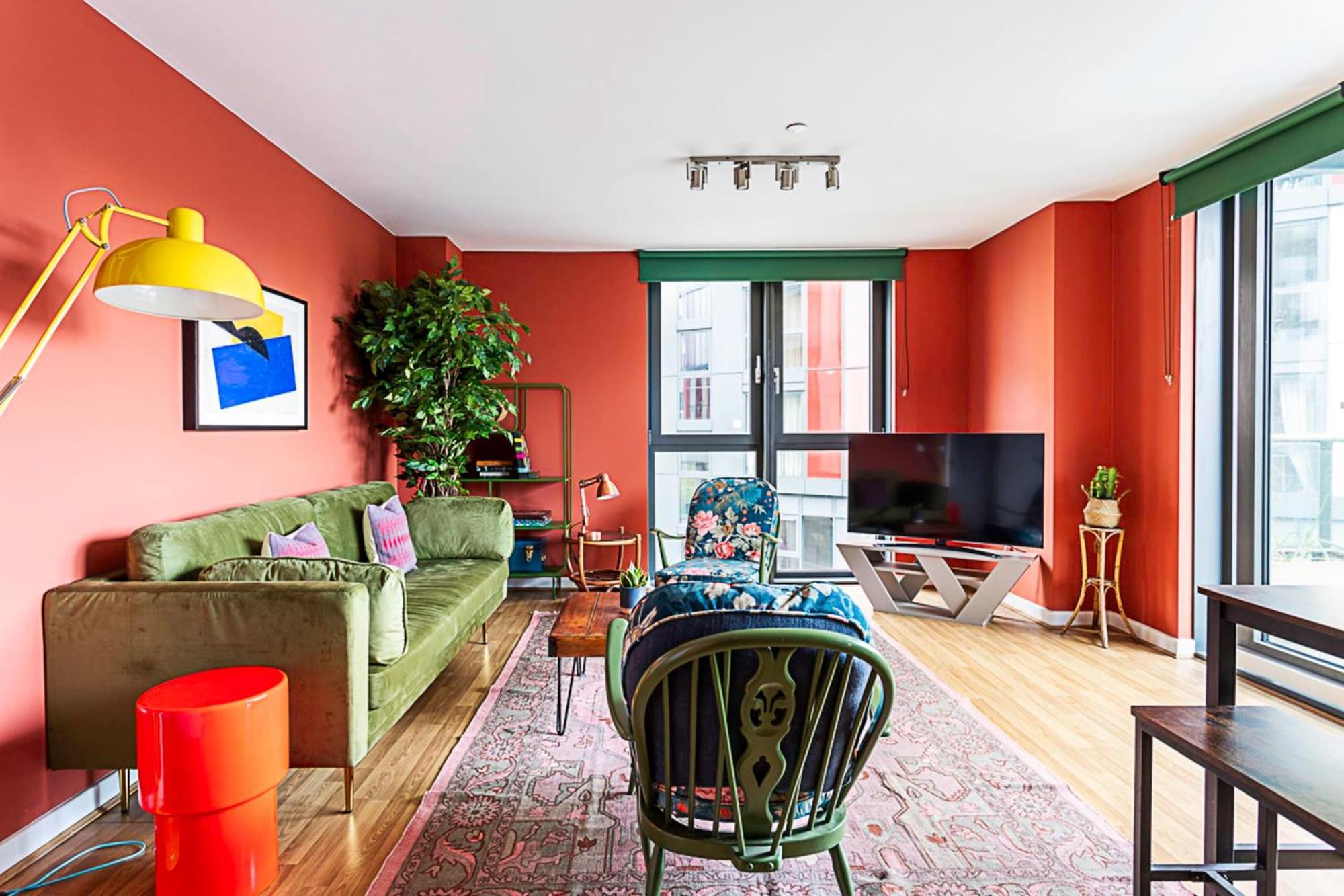 Vibrant And Modern With Canal Views Appartamento Londra